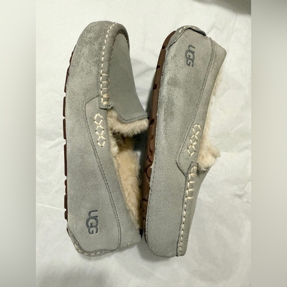 UGG Ansley Grey Suede Shearling Slippers Women’s Size 6 Genuine Sheepskin Lined - Picture 6 of 10